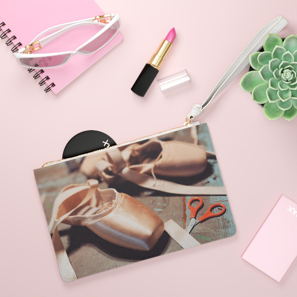 En Pointe · Clutch Bag