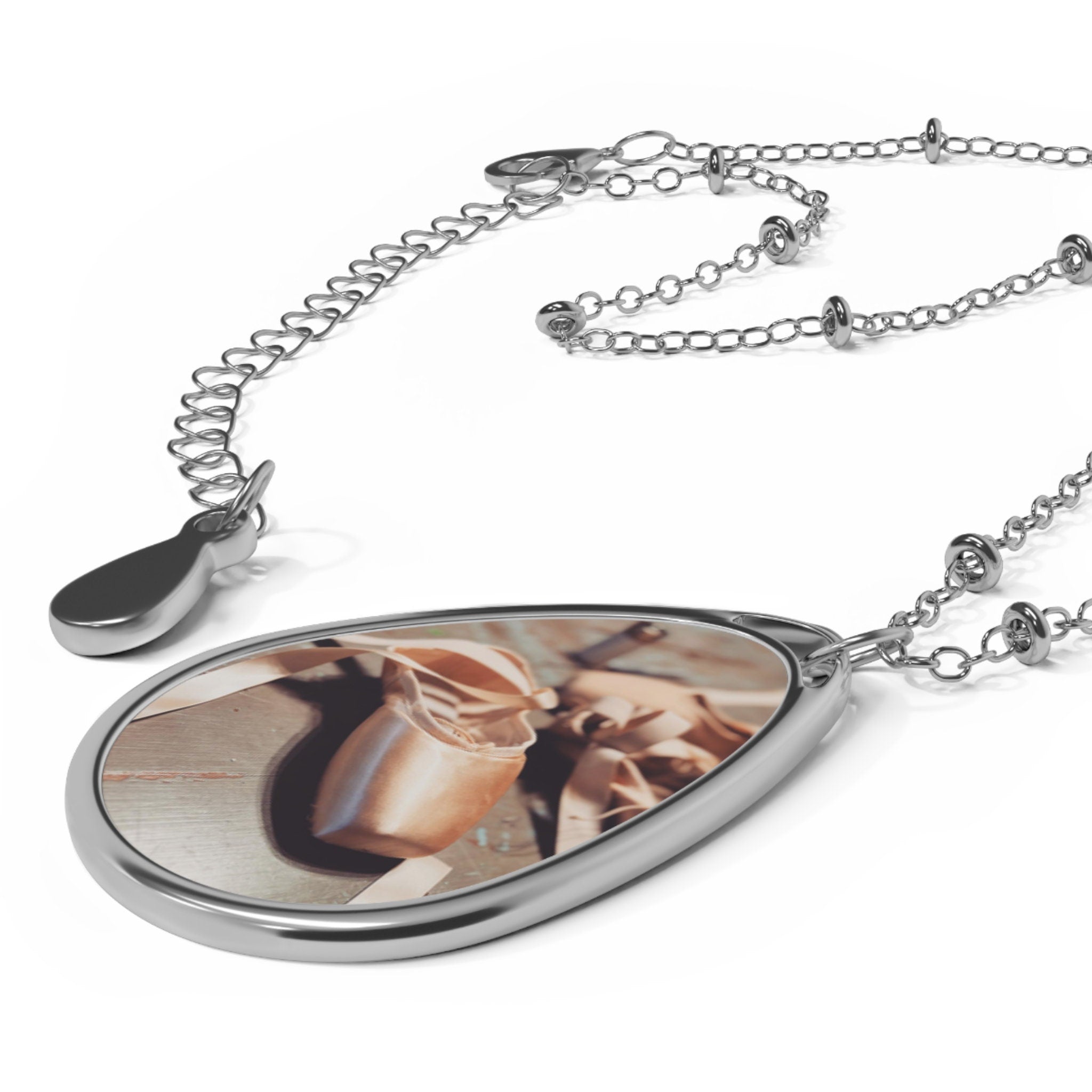 En Pointe · Necklace